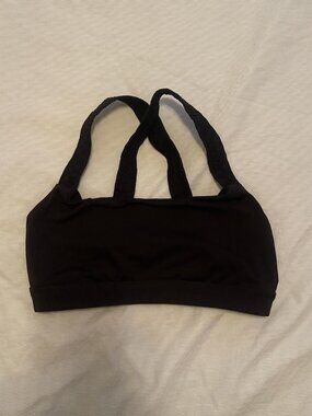 Lululemon size 4 sports bra, great condition